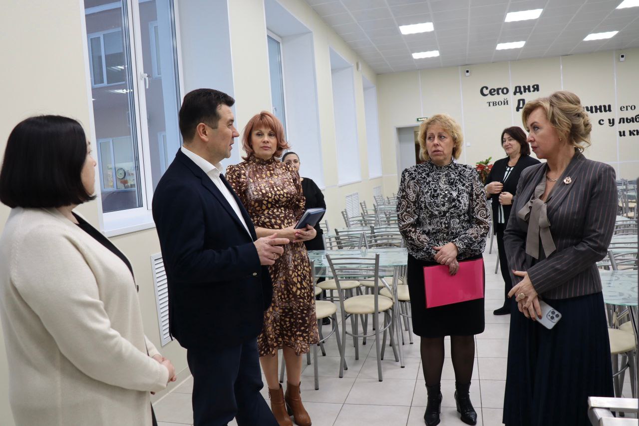 Изображения столовой.